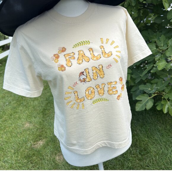 Fall in love cropped t-shirt Comfort Colors ® 3023CL women's boxy halloween tee - Picture 1 of 5